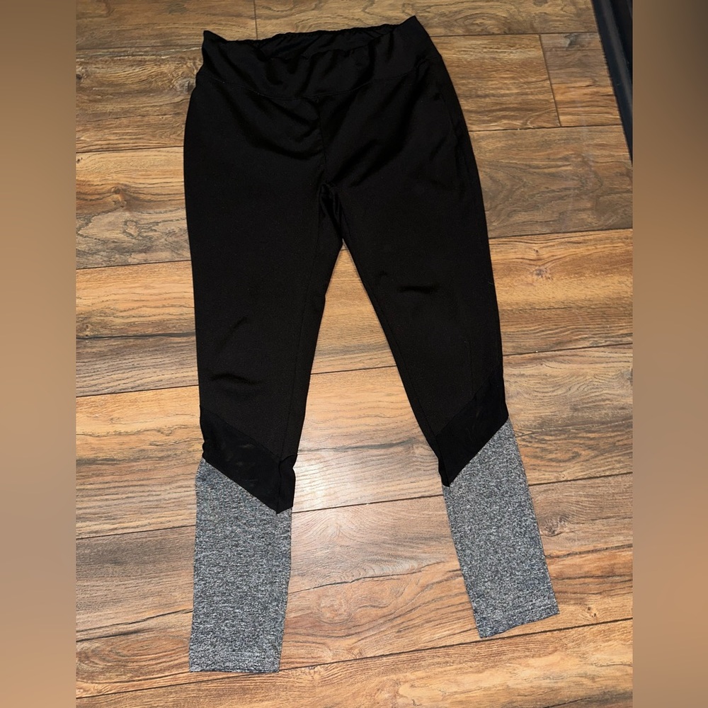 Love Charm Black/Grey Leggings. Size L/XLG.